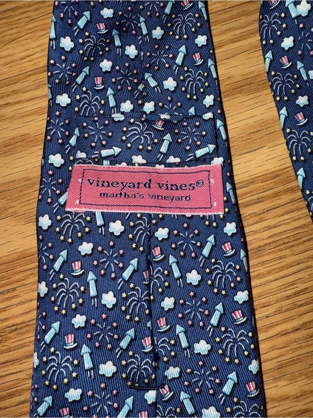 Boys Vineyard Vines blue patriotic fireworks 4th of July 100% Silk Neck Tie